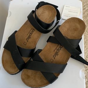Womens’ BRAND NEW Papillio Sandals